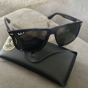 Black ray bans